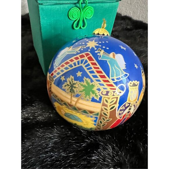 Li Bien Christmas Ornament 3 Wiseman Nativity Handpainted Box - Picture 2 of 7